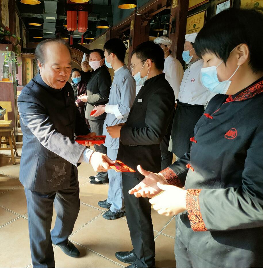 公司领导新春下基层慰问一线员工