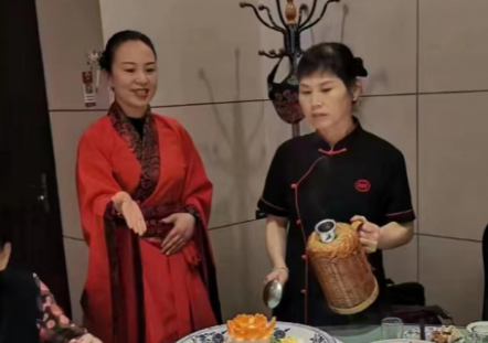 着我汉家衣裳 兴我礼仪之邦