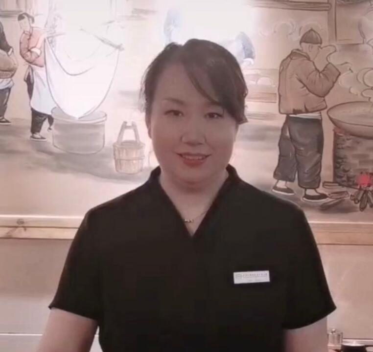 战酷暑 迎宾朋