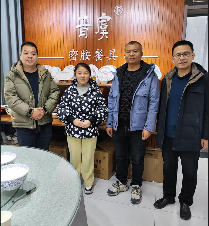 张治飞副总经理深入市场调研餐具