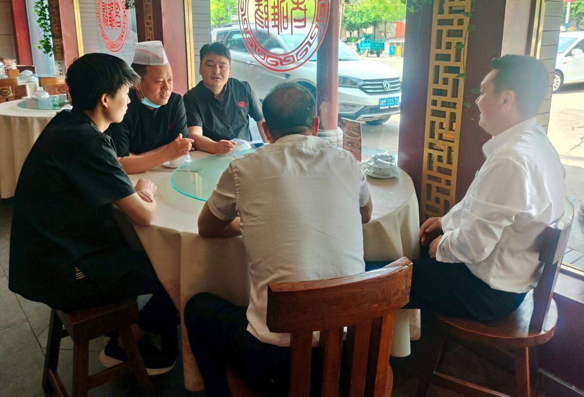 对标先进拓思路 凝心聚力促提升