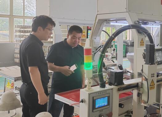 张治飞率队赴山东考察餐具