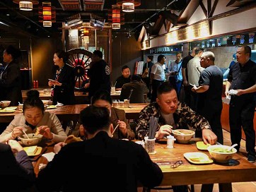 千年汤韵传河洛 匠心鲜汤醉宾朋