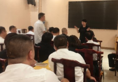 孙丽芹组织召开经营工作会议